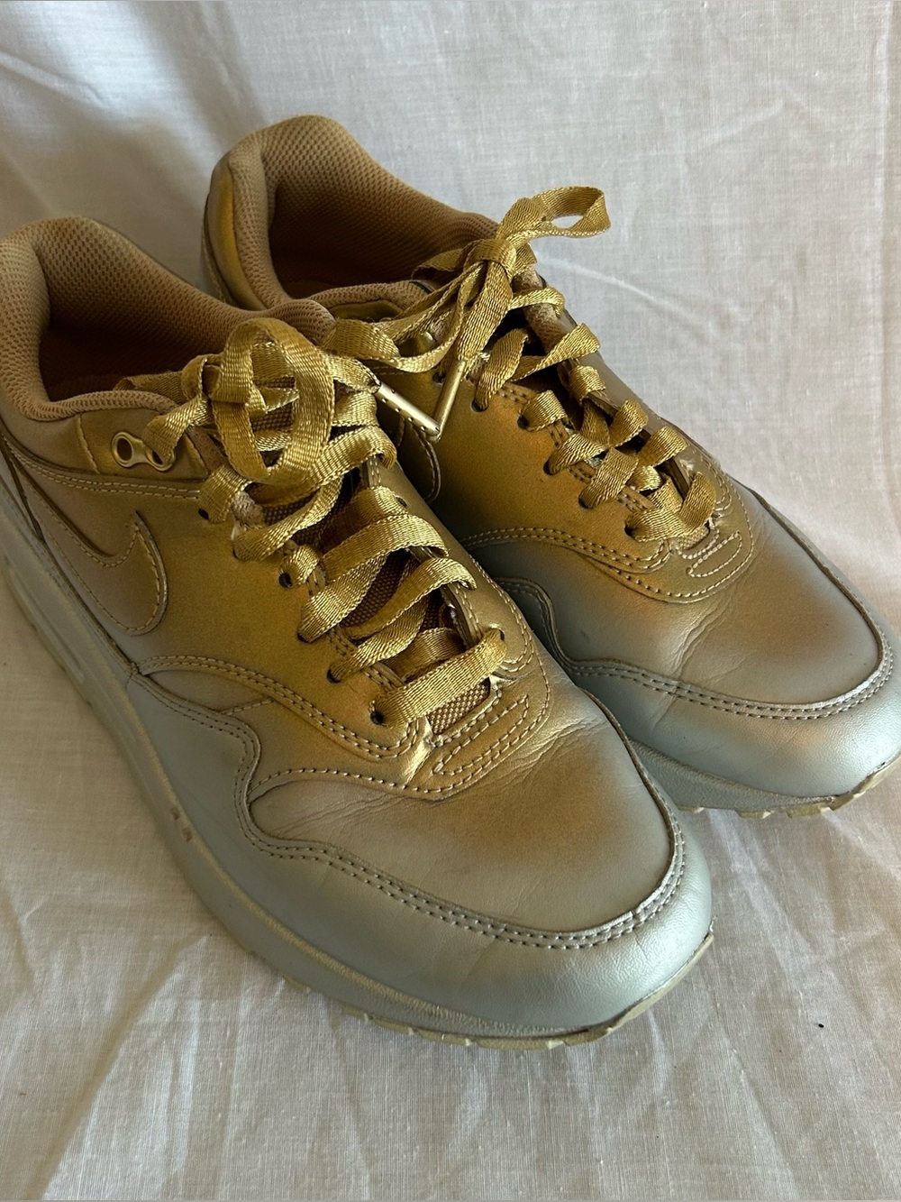 Women’s NIKE Air Max 1 LX Metallic Gold Platinum Size 6.5